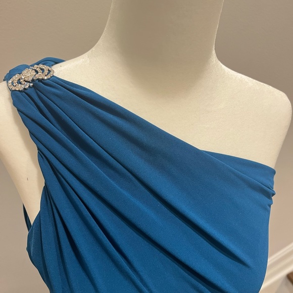 Deep Teal Blue One-shoulder Cocktail Dress w/ Jewel Accent, Side Ruched Size 4 - Picture 2 of 8